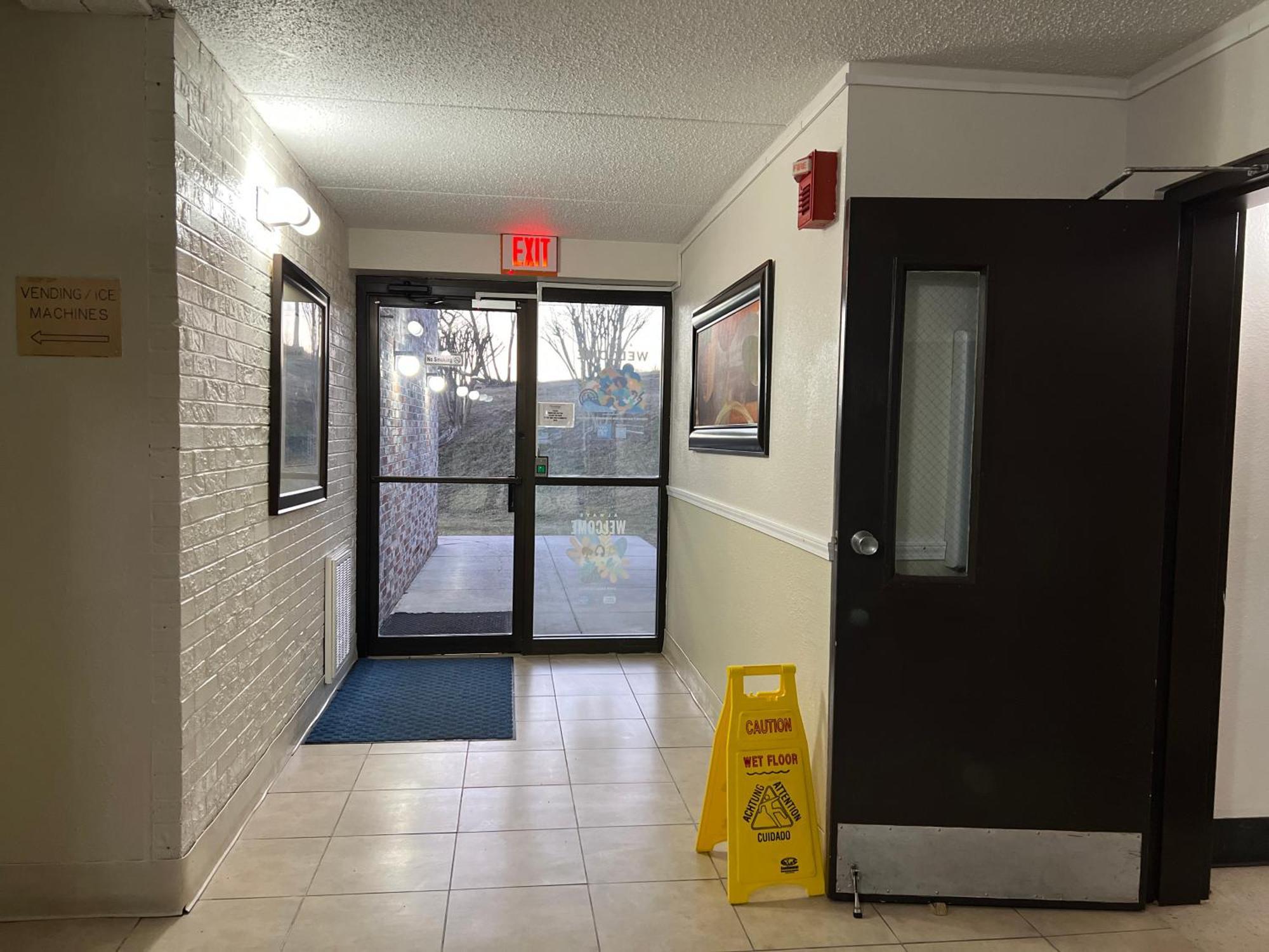 Travelodge By Wyndham Wytheville Zewnętrze zdjęcie